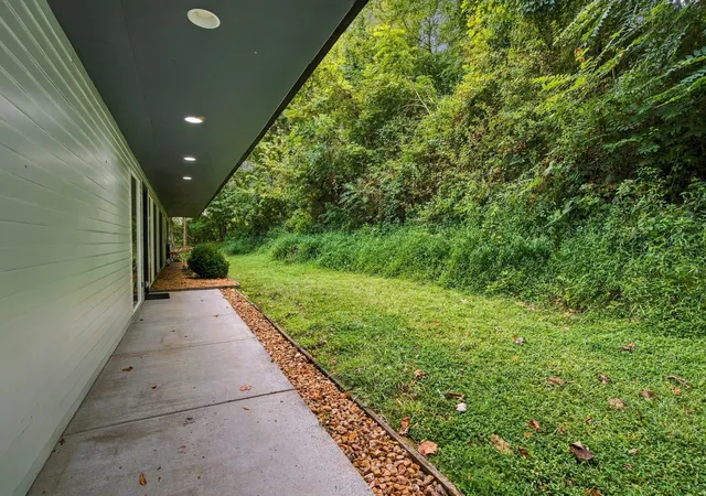 Photo 3 of Single family home for sale at 119 Wonder Valley Rd, Hendersonville, TN 37075 | MLS# 3314447 | Listing updated on 2026-09-12