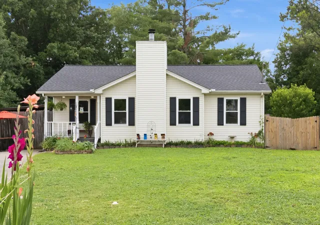 Photo 2 of Single family home for sale at 609 Eagle Ct, La Vergne, TN 37086 | MLS# 3285901 | Listing updated on 2026-09-09