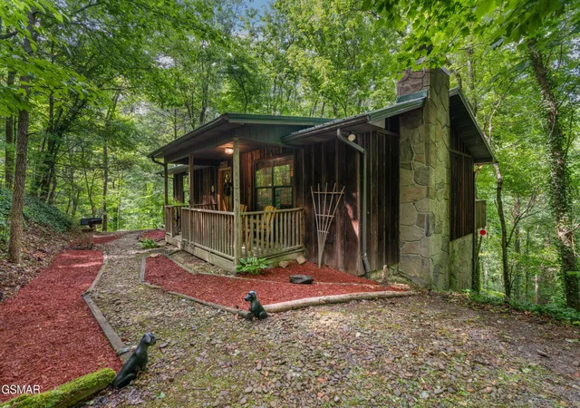 Photo 2 of Sale Pending at 1941 Anderson Way, Sevierville, TN 37876 | MLS# 3591718 | Listing updated on 2026-09-24