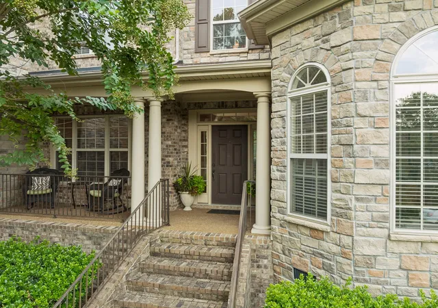 Photo 2 of Single family home for sale at 7167 Tullamore Ln, Franklin, TN 37067 | MLS# 3525652 | Listing updated on 2026-09-13