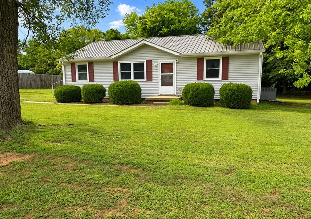 Photo 1 of Single family home for sale at 307 Barkwood Dr, Clarksville, TN 37040 | MLS# 3288023 | Listing updated on 2026-09-10