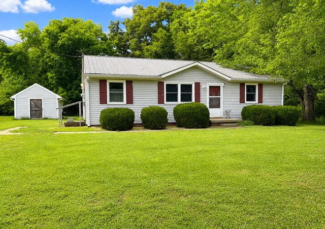 Photo 3 of Single family home for sale at 307 Barkwood Dr, Clarksville, TN 37040 | MLS# 3288023 | Listing updated on 2026-09-10