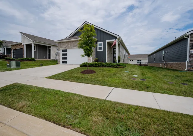 Photo 1 of Single family home for sale at 1041 Royal Gorge Pvt Ct, Gallatin, TN 37066 | MLS# 3308988 | Listing updated on 2026-09-15