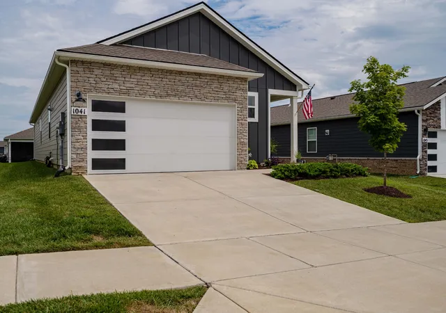Photo 2 of Single family home for sale at 1041 Royal Gorge Pvt Ct, Gallatin, TN 37066 | MLS# 3308988 | Listing updated on 2026-09-15