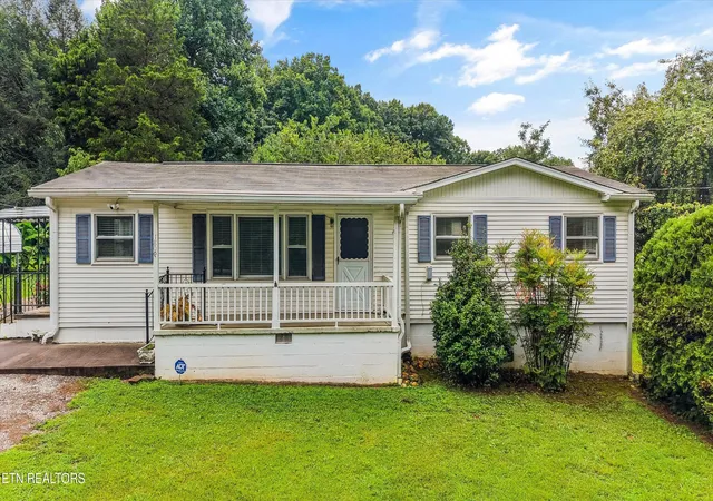 Photo 1 of Single family home for sale at 1809 Andes Rd, Knoxville, TN 37931 | MLS# 3505956 | Listing updated on 2026-09-14
