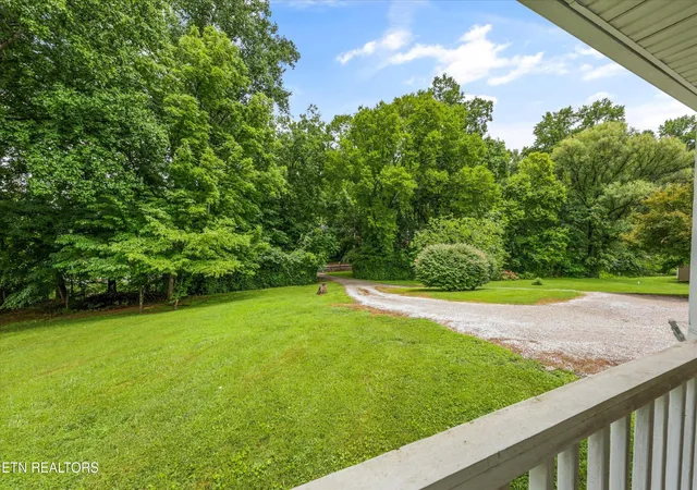 Photo 3 of Single family home for sale at 1809 Andes Rd, Knoxville, TN 37931 | MLS# 3505956 | Listing updated on 2026-09-14