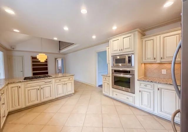 Photo 4 of Single family home for sale at 608 Estes Rd, Nashville, TN 37215 | MLS# 3283660 | Listing updated on 2026-09-14
