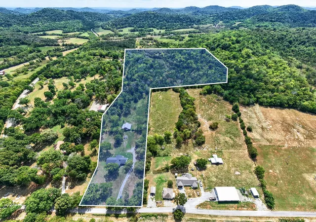 Photo 4 of Single family home for sale at 3194 Johnson Ln, Christiana, TN 37037 | MLS# 3285566 | Listing updated on 2026-09-14