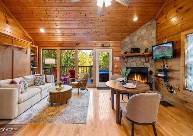 Photo 3 of Single family home for sale at 2461 Shady Crk Way, Sevierville, TN 37862 | MLS# 3299554 | Listing updated on 2026-09-11