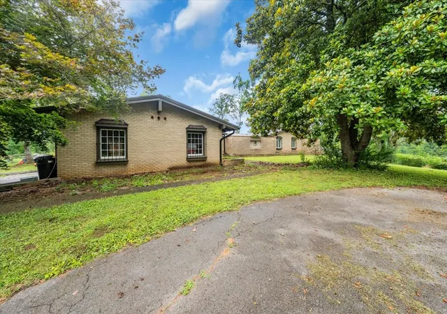 Photo 4 of Single family home for sale at 6126 Manchester Hwy, Morrison, TN 37357 | MLS# 3287918 | Listing updated on 2026-09-12
