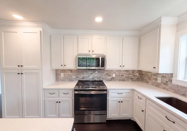 Photo 2 of Single family home for sale at 102 S Valley Rd, Hendersonville, TN 37075 | MLS# 3285474 | Listing updated on 2026-09-15