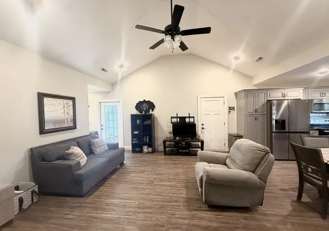Photo 3 of Single family home for sale at 216 Nichols Dr, Woodbury, TN 37190 | MLS# 3285640 | Listing updated on 2026-09-11