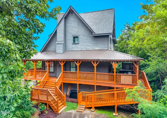 Photo 3 of Single family home for sale at 815 Wattle Blossom Dr, Gatlinburg, TN 37738 | MLS# 3299377 | Listing updated on 2026-09-11