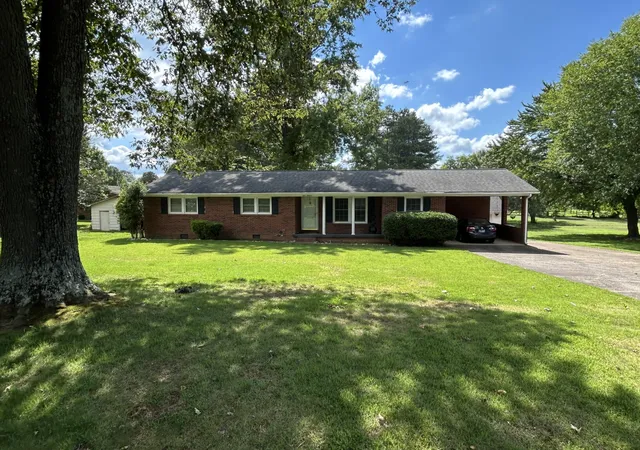 Photo 3 of Single family home for sale at 416 S Wilson St, Paris, TN 38242 | MLS# 3285672 | Listing updated on 2026-09-14