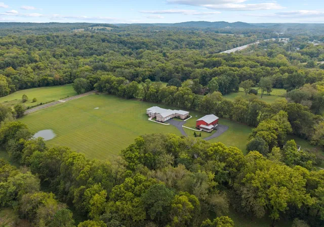 Photo 1 of Single family home for sale at 808 N Main St, Mount Pleasant, TN 38474 | MLS# 3285891 | Listing updated on 2026-09-24