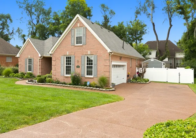 Photo 2 of Sale Pending at 206 Savannah Rdg, Murfreesboro, TN 37127 | MLS# 3499756 | Listing updated on 2026-09-15