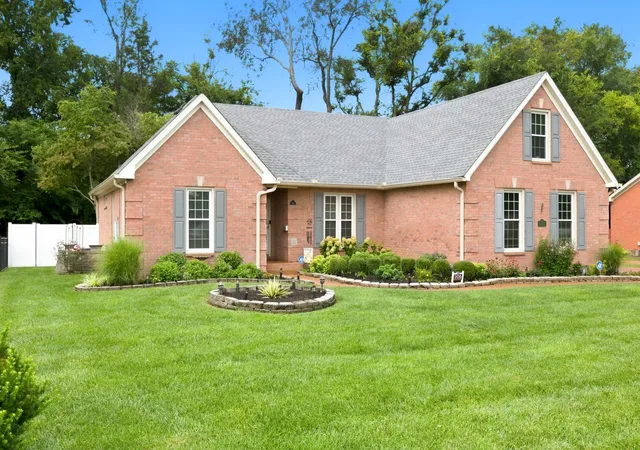 Photo 3 of Sale Pending at 206 Savannah Rdg, Murfreesboro, TN 37127 | MLS# 3499756 | Listing updated on 2026-09-15