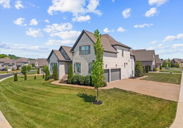 Photo 3 of Mansion for sale at 2050 Autumn Ridge Way, Spring Hill, TN 37174 | MLS# 3508068 | Listing updated on 2026-09-12