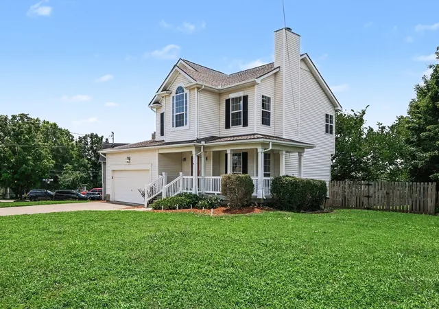 Photo 2 of Single family home for sale at 104 Deer Ridge Ln, Hendersonville, TN 37075 | MLS# 3288221 | Listing updated on 2026-10-05