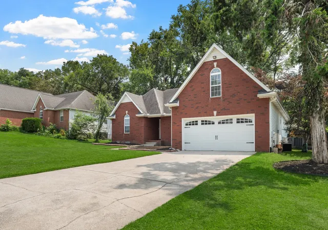 Photo 3 of Single family home for sale at 616 Woodland Hills Dr, La Vergne, TN 37086 | MLS# 3297793 | Listing updated on 2026-09-11