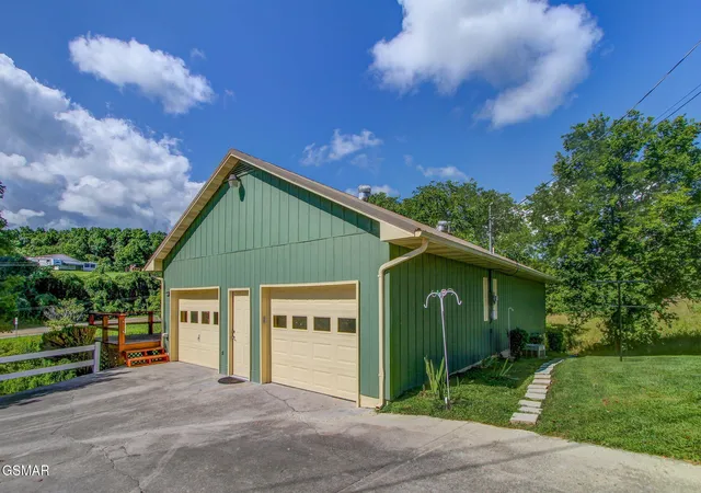 Photo 3 of Single family home for sale at 13390 Chapman Hwy, Seymour, TN 37865 | MLS# 3591722 | Listing updated on 2026-09-23