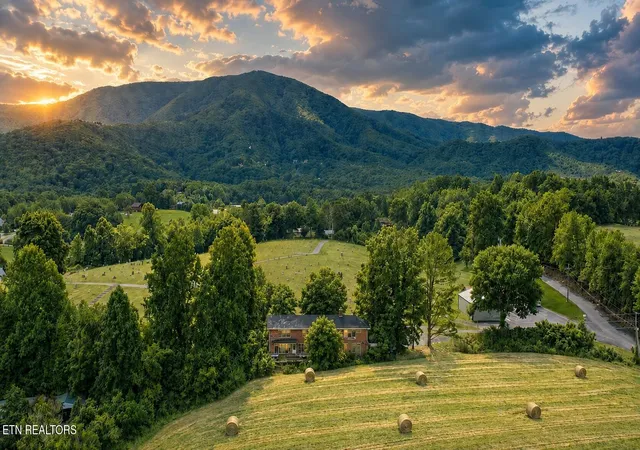 Photo 2 of Single family home for sale at 3315 Mattox Cemetery Rd, Sevierville, TN 37862 | MLS# 3322514 | Listing updated on 2026-09-14