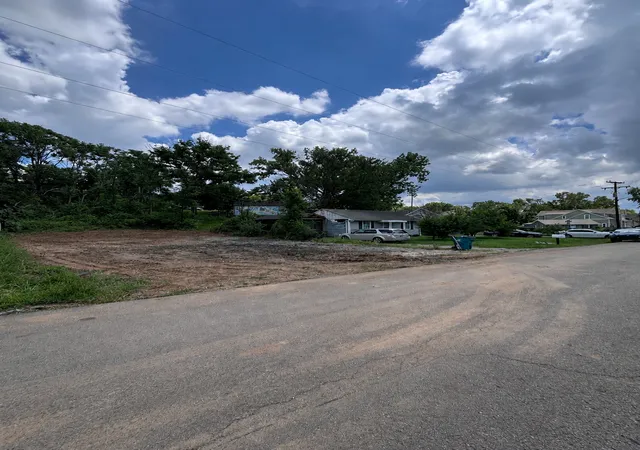 Photo 2 of Land for sale at 513 Village Ct, Nashville, TN 37206 | MLS# 3287782 | Listing updated on 2026-09-09
