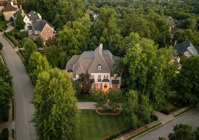 Photo 1 of Mansion for sale at 5505 Iron Gate Dr, Franklin, TN 37069 | MLS# 3309096 | Listing updated on 2026-09-23
