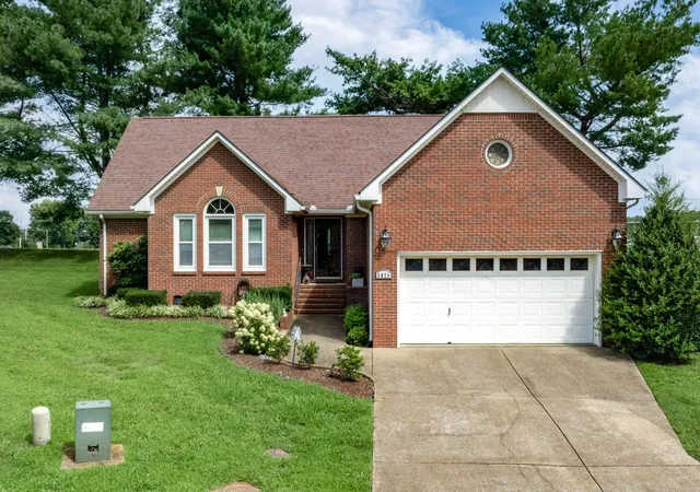 Photo 1 of Single family home for sale at 5026 Camelot Dr, Columbia, TN 38401 | MLS# 3299494 | Listing updated on 2026-10-07