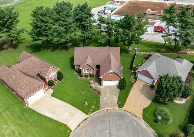 Photo 3 of Single family home for sale at 5026 Camelot Dr, Columbia, TN 38401 | MLS# 3299494 | Listing updated on 2026-10-07