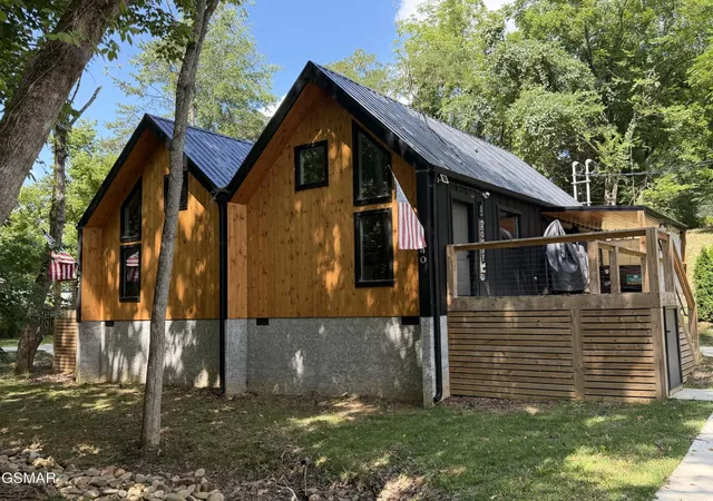 Photo 2 of Single family home for sale at 840842 Delight, Sevierville, TN 37876 | MLS# 3304479 | Listing updated on 2026-09-11