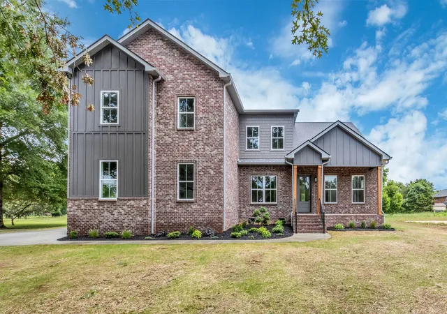 Photo 1 of Single family home for sale at 105 Arkow Ln, Murfreesboro, TN 37128 | MLS# 3288044 | Listing updated on 2026-09-29