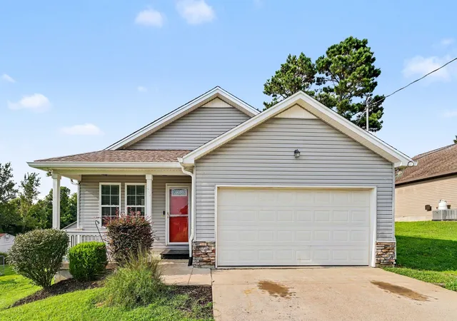 Photo 1 of Single family home for sale at 209 Woodsong Ln, Columbia, TN 38401 | MLS# 3288277 | Listing updated on 2026-10-21