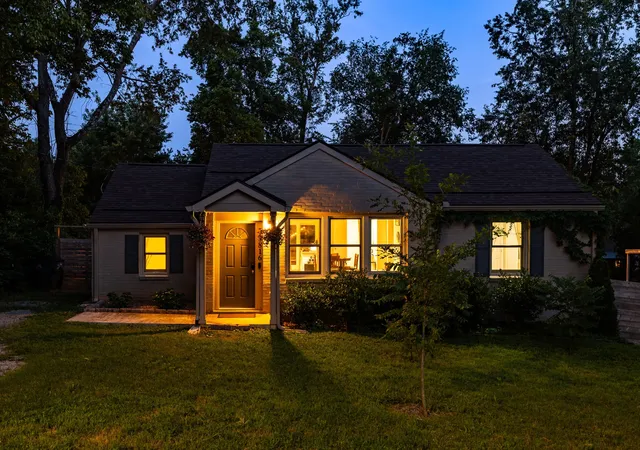 Photo 2 of Single family home for sale at 3816 Inglewood Cir N, Nashville, TN 37216 | MLS# 3298115 | Listing updated on 2026-09-11