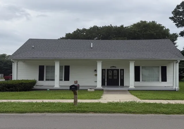 Photo 2 of Single family home for sale at 556 E Vine St, Murfreesboro, TN 37130 | MLS# 3298058 | Listing updated on 2026-09-22