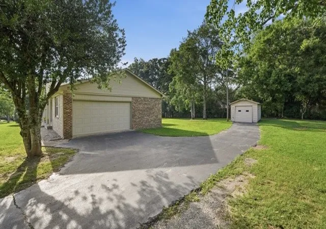 Photo 3 of Single family home for sale at 101 Royal Oak Dr, Winchester, TN 37398 | MLS# 3294985 | Listing updated on 2026-09-11