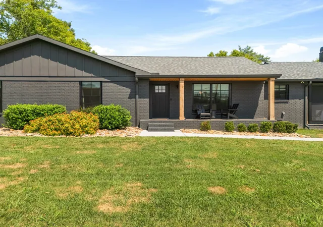 Photo 2 of Single family home for sale at 6236 Les Waggoner Rd, Franklin, TN 37067 | MLS# 3312429 | Listing updated on 2026-09-12