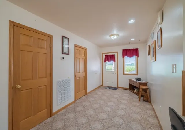 Photo 4 of House for sale at 12300 David Crockett Pkwy W, Belvidere, TN 37306 | MLS# 3333695 | Listing updated on 2026-09-11