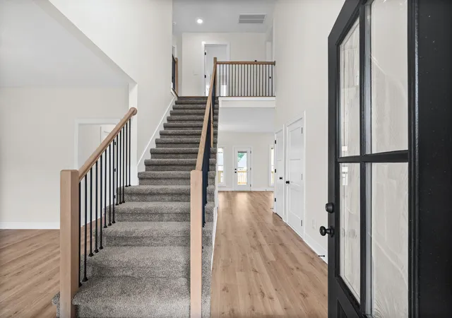Photo 3 of Single family home for sale at 692 Eva Agnes Ave, Clarksville, TN 37042 | MLS# 3320698 | Listing updated on 2026-10-06