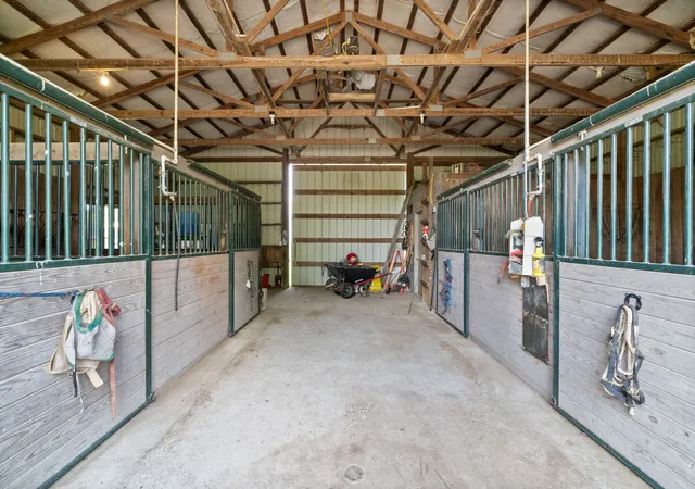 Photo 3 of Single family home for sale at 3055 Quisenberry Ln, Hopkinsville, KY 42240 | MLS# 3301713 | Listing updated on 2026-09-14