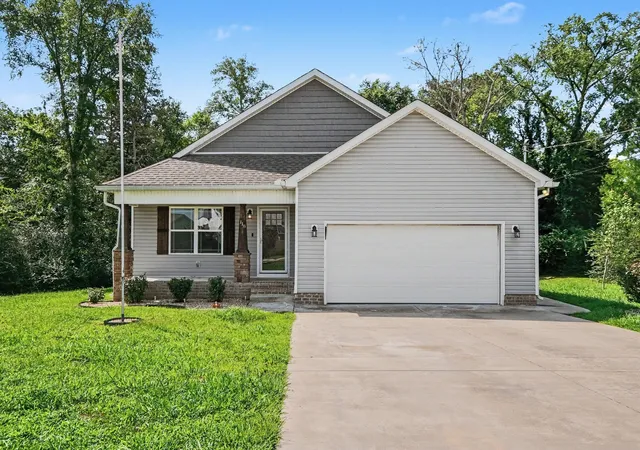 Photo 1 of Single family home for sale at 118 Blue Grass Dr, Shelbyville, TN 37160 | MLS# 3302501 | Listing updated on 2026-09-15