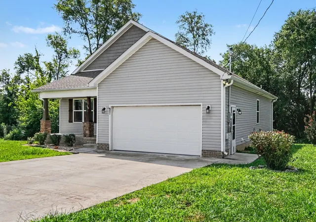Photo 2 of Single family home for sale at 118 Blue Grass Dr, Shelbyville, TN 37160 | MLS# 3302501 | Listing updated on 2026-09-15