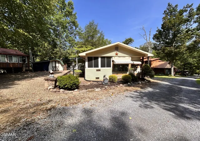 Photo 3 of Manufactured home for sale at 261 Lily Way, Cosby, TN 37722 | MLS# 3299336 | Listing updated on 2026-09-11