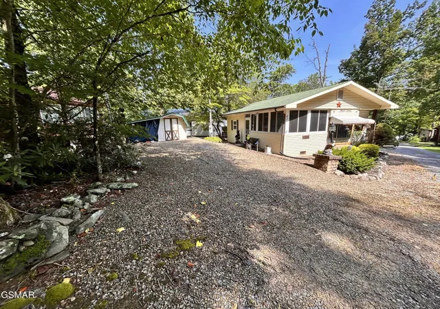 Photo 3 of Manufactured home for sale at 261 Lily Way, Cosby, TN 37722 | MLS# 3299336 | Listing updated on 2026-09-11