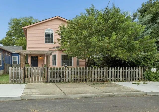 Photo 2 of Single family home for sale at 818 N 2nd St, Nashville, TN 37207 | MLS# 3528172 | Listing updated on 2026-09-13