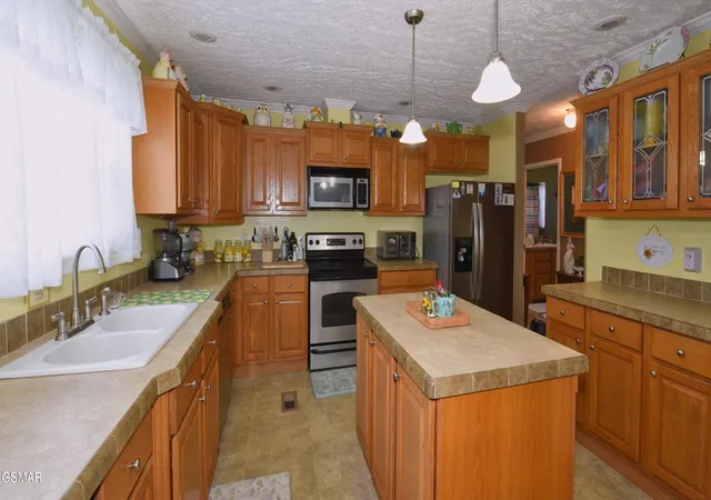 Photo 3 of Manufactured home for sale at 2331 Binginham Is, Sevierville, TN 37876 | MLS# 3299360 | Listing updated on 2026-09-11