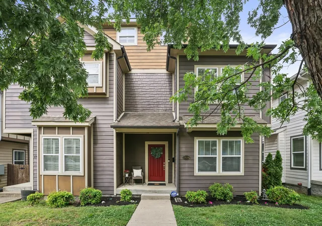 Photo 2 of Townhouse for sale at 1707a 14th Avenue S, Nashville, TN 37212 | MLS# 3306725 | Listing updated on 2026-09-12