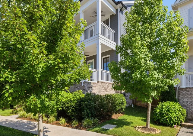 Photo 2 of Single family home for sale at 415 Dewar Dr, Franklin, TN 37064 | MLS# 3306379 | Listing updated on 2026-09-10