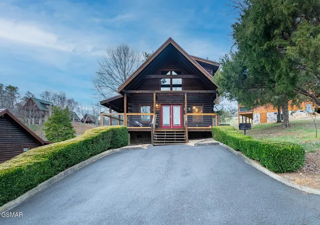 Photo 2 of Single family home for sale at 1511 Rainbow Ridge Way, Sevierville, TN 37862 | MLS# 3302030 | Listing updated on 2026-09-11