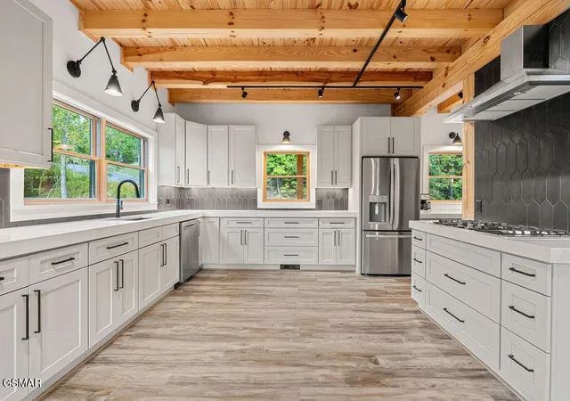 Photo 4 of Single family home for sale at 4406 Long Rifle Rd, Sevierville, TN 37862 | MLS# 3302330 | Listing updated on 2026-09-11